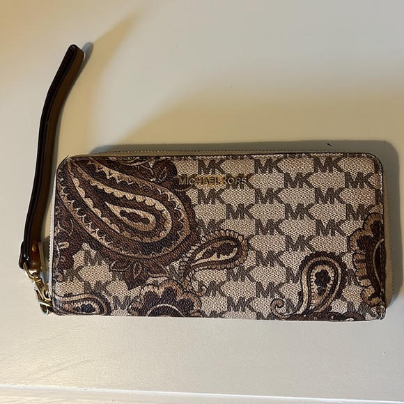 Michael Kors Jet Set Paisley Continental Zip Wallet - Picture 2 of 7